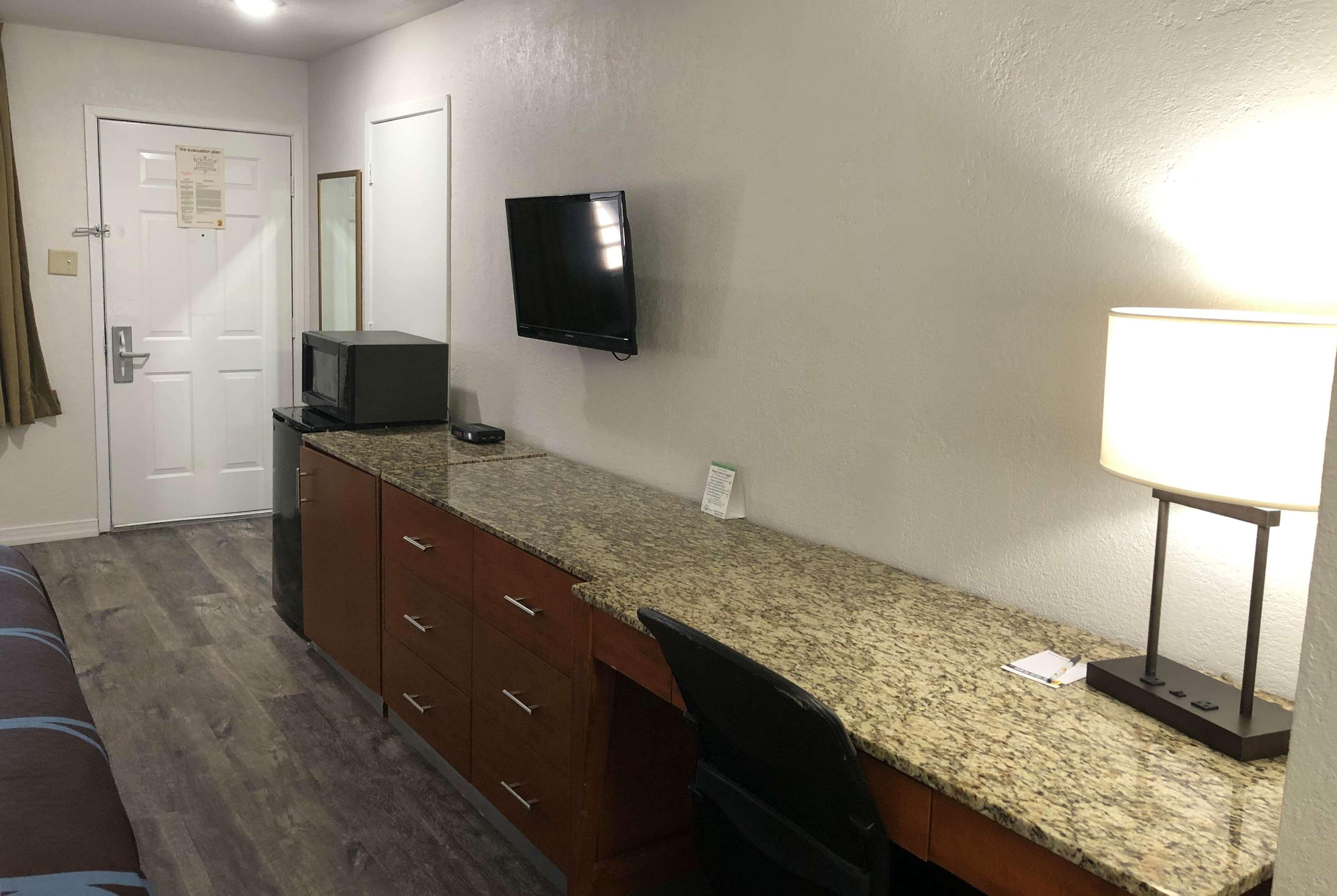Super 8 By Wyndham - Canton, Texas Esterno foto