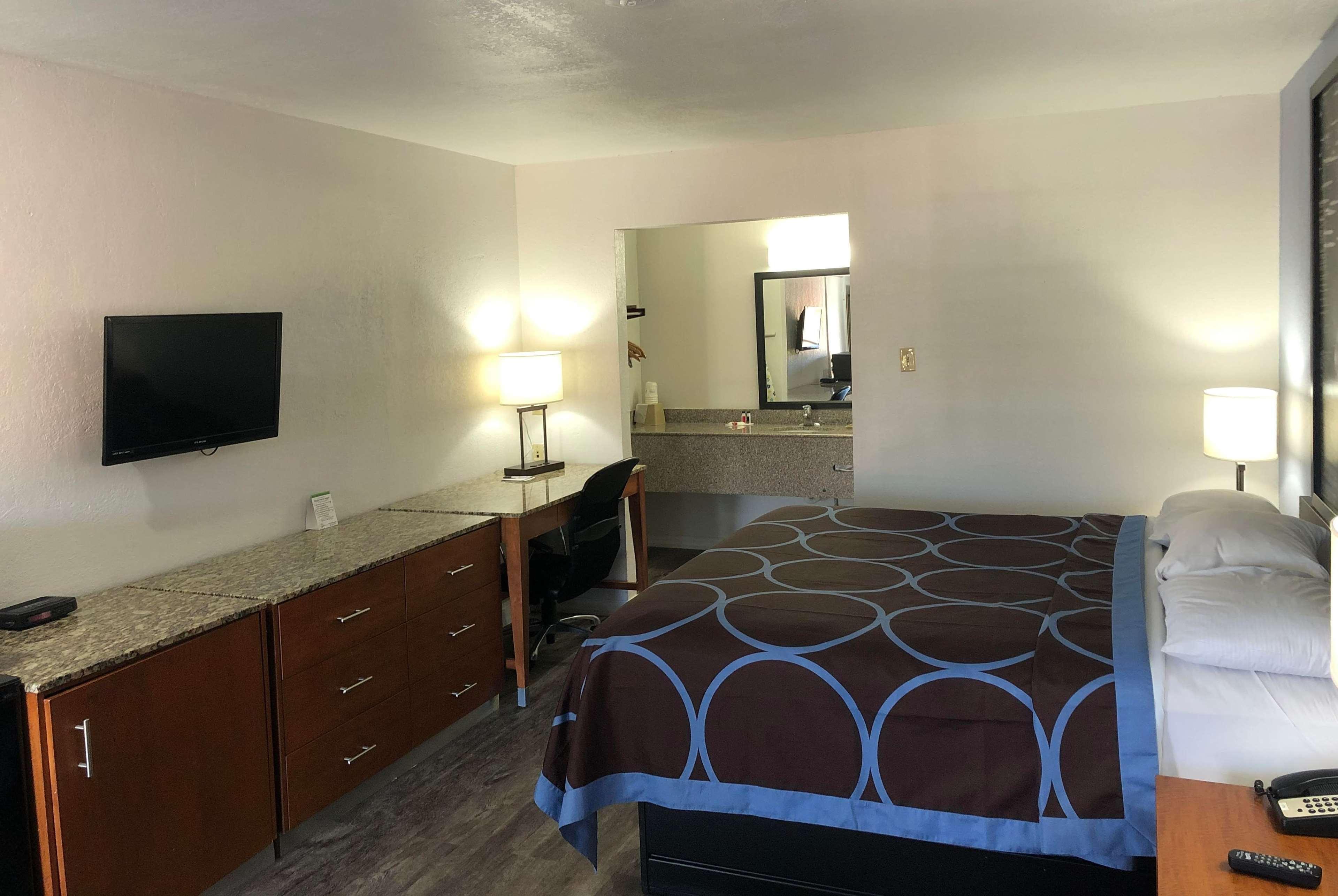 Super 8 By Wyndham - Canton, Texas Esterno foto
