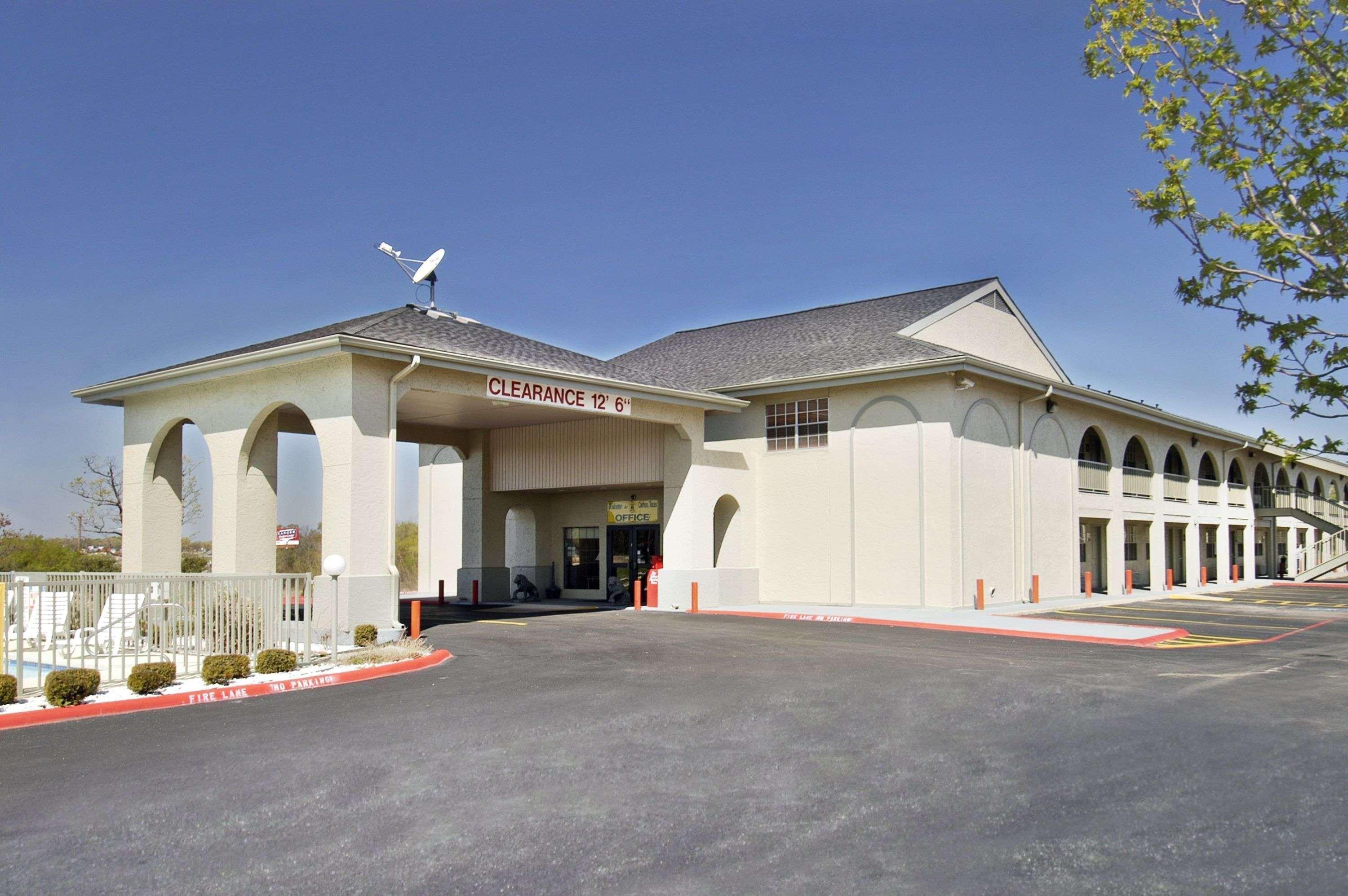 Super 8 By Wyndham - Canton, Texas Esterno foto