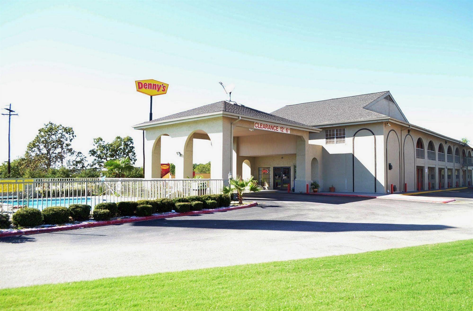 Super 8 By Wyndham - Canton, Texas Esterno foto